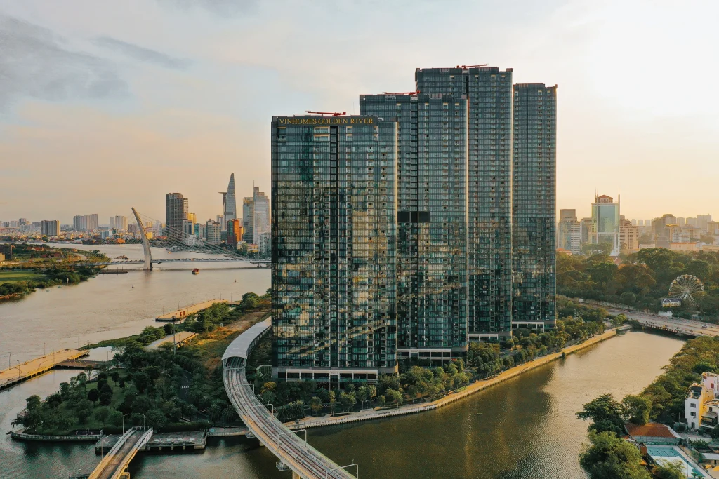 Khu căn hộ Vinhomes Golden River bên sông Sài Gòn, TP.HCM